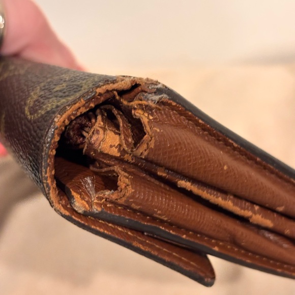 Louis Vuitton LV Sarah Brown Monogram Wallet - Picture 7 of 14
